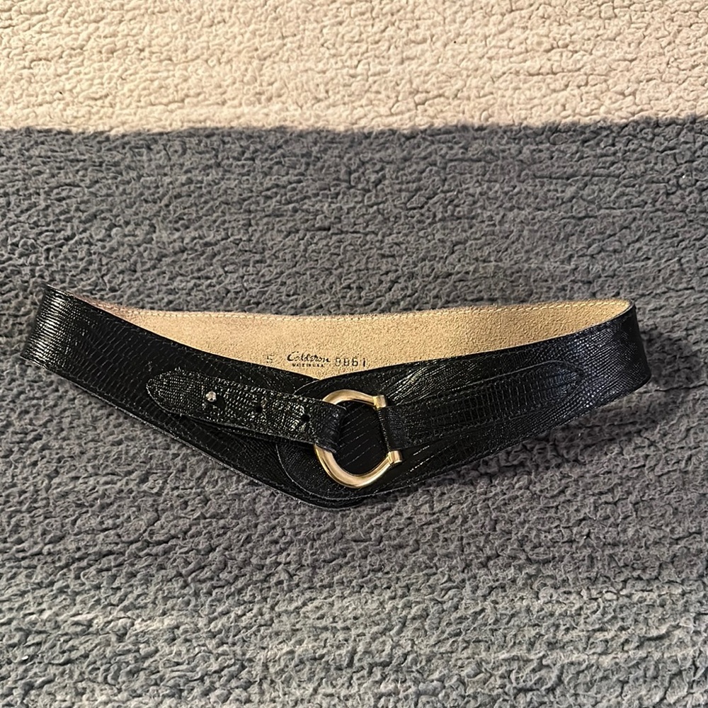 Elegant Black Belt with Gold Accent